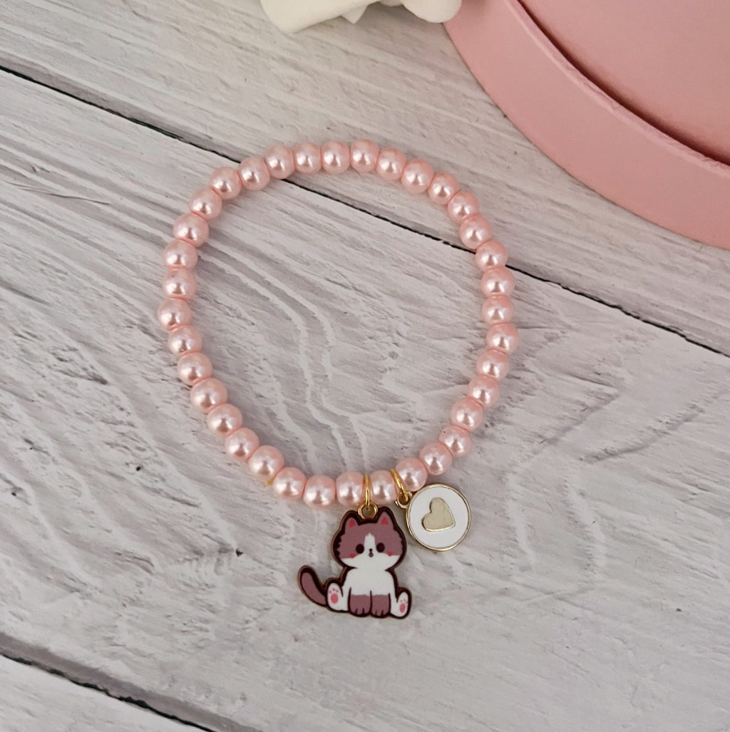 Sitting Cat Pearl Bracelet